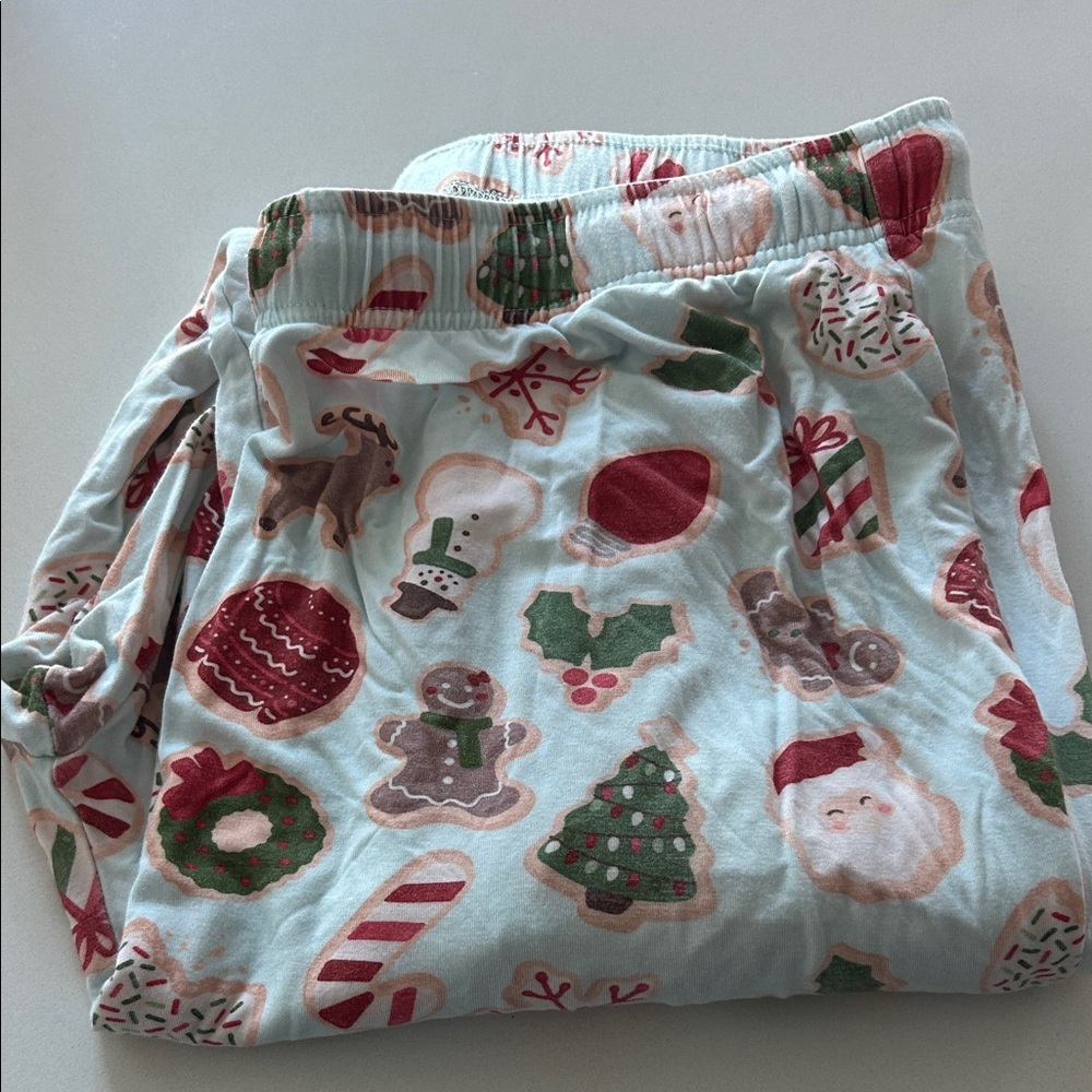 Caden Lane cookie Pajama Pants in Red and Green